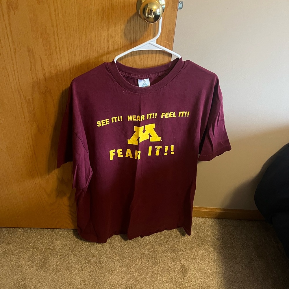 Gopher Tee with Yellow Graphic